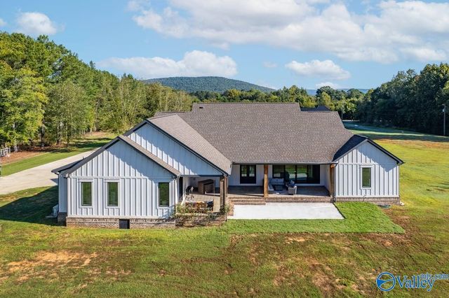 180 Honea Lane, Owens Cross Roads, AL 35763