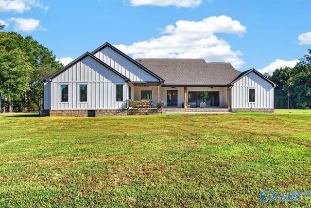 180 Honea Lane, Owens Cross Roads, AL 35763