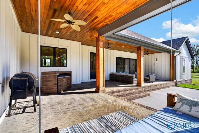 180 Honea Lane, Owens Cross Roads, AL 35763