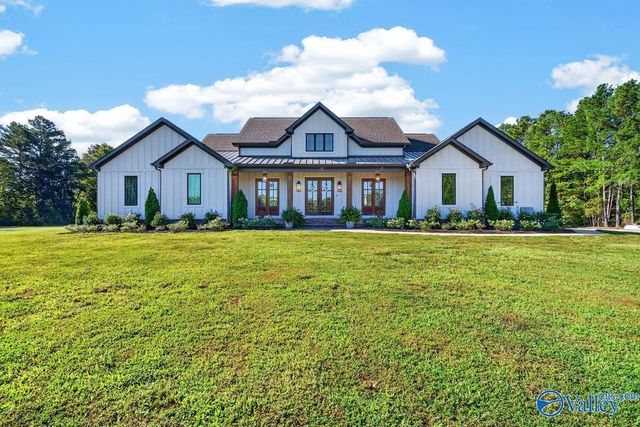 180 Honea Lane, Owens Cross Roads, AL 35763