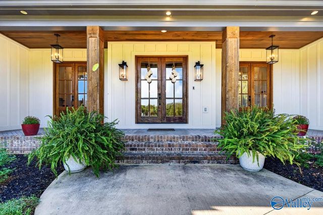 180 Honea Lane, Owens Cross Roads, AL 35763
