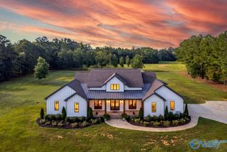 180 Honea Lane, Owens Cross Roads, AL 35763
