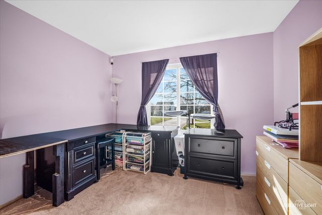 746 Fieldcrest Drive B, South Elgin, IL 60177