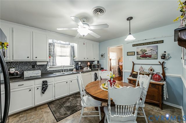 8225 Old Roxbury Rd, Quinton, VA 23141