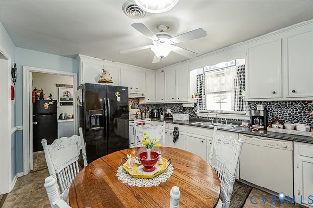 8225 Old Roxbury Rd, Quinton, VA 23141