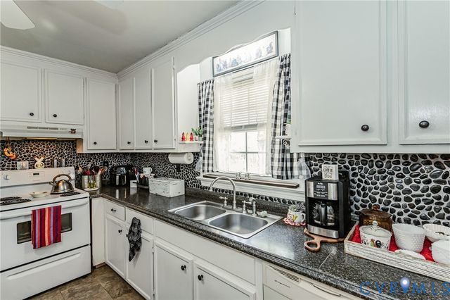 8225 Old Roxbury Rd, Quinton, VA 23141