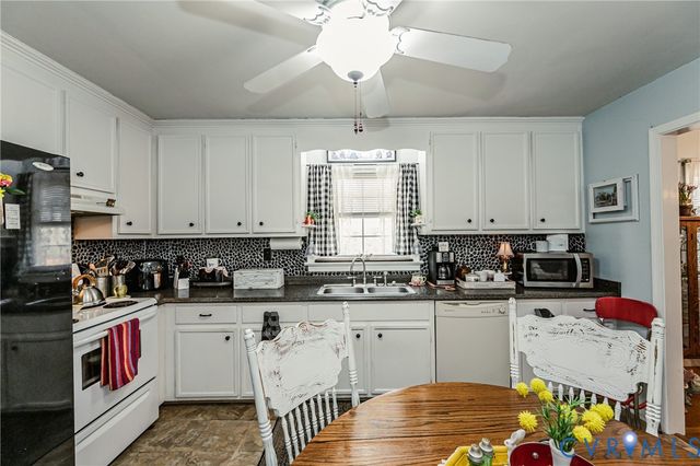 8225 Old Roxbury Rd, Quinton, VA 23141