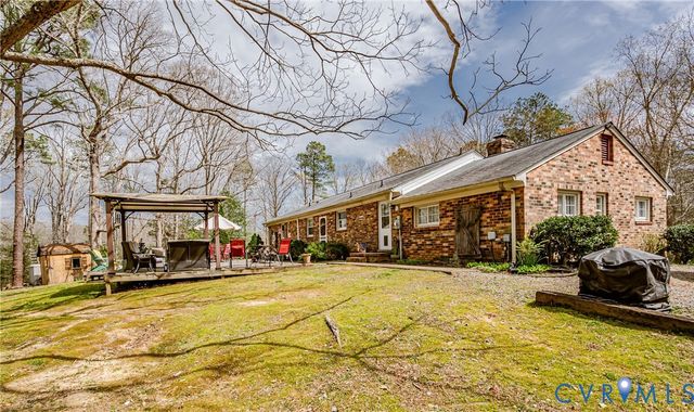 8225 Old Roxbury Rd, Quinton, VA 23141