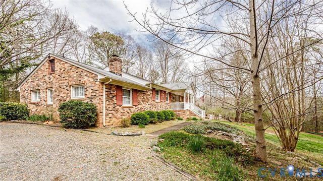 8225 Old Roxbury Rd, Quinton, VA 23141