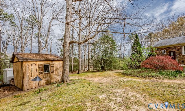 8225 Old Roxbury Rd, Quinton, VA 23141