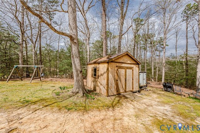 8225 Old Roxbury Rd, Quinton, VA 23141