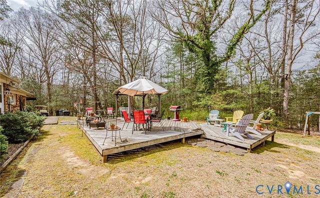 8225 Old Roxbury Rd, Quinton, VA 23141