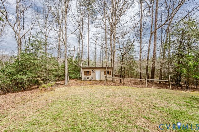 8225 Old Roxbury Rd, Quinton, VA 23141