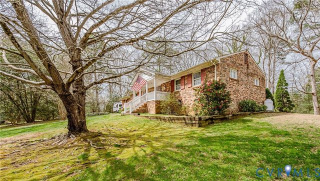 8225 Old Roxbury Rd, Quinton, VA 23141