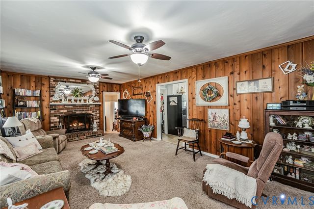 8225 Old Roxbury Rd, Quinton, VA 23141