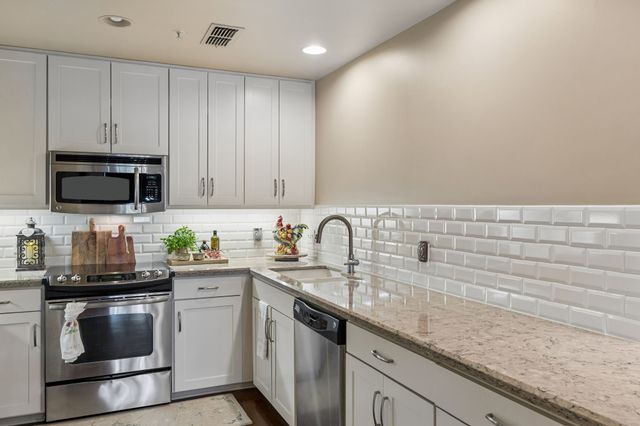 411 W 7th Street 405, Fort Worth, TX 76102