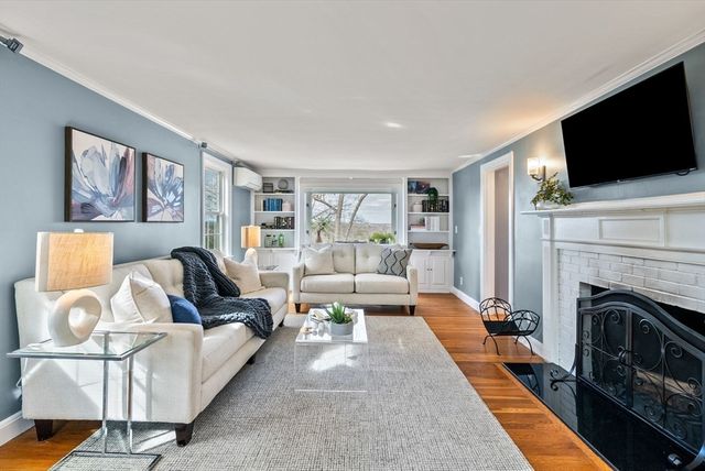 166 Hillcrest Road, Needham, MA 02492