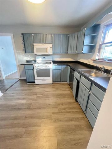 26 FAIRWAY Drive, Fairview Heights, IL 62208