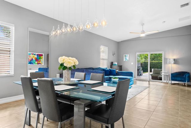 717 NE 22nd Dr, Wilton Manors, FL 33305