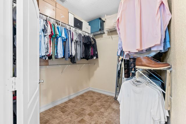 717 NE 22nd Dr, Wilton Manors, FL 33305