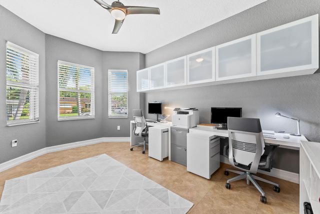 717 NE 22nd Dr, Wilton Manors, FL 33305