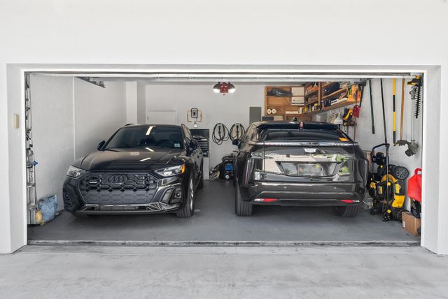 717 NE 22nd Dr, Wilton Manors, FL 33305