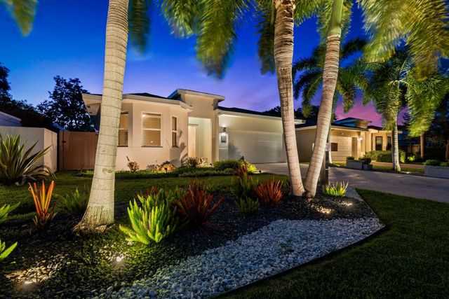 717 NE 22nd Dr, Wilton Manors, FL 33305