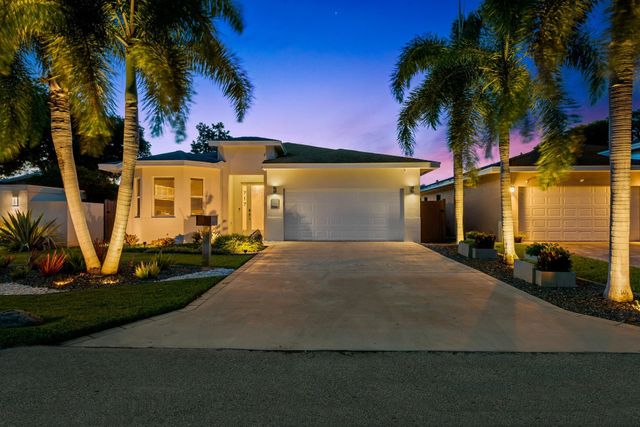 717 NE 22nd Dr, Wilton Manors, FL 33305