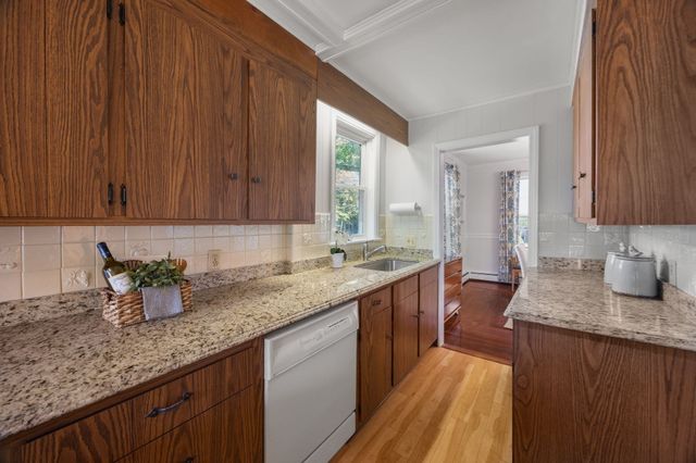 56 Rockdale, Lynn, MA 01904