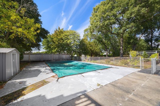 56 Rockdale, Lynn, MA 01904
