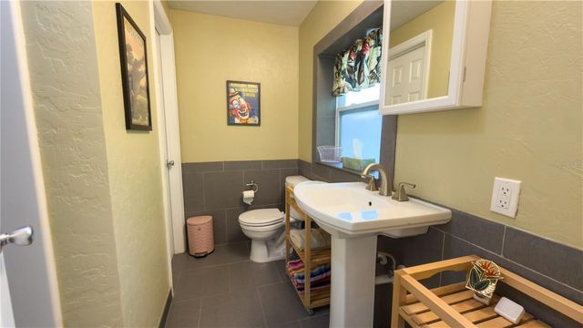 2215 ALVARADO LANE, Sarasota, FL 34231