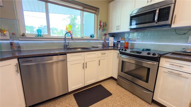2215 ALVARADO LANE, Sarasota, FL 34231