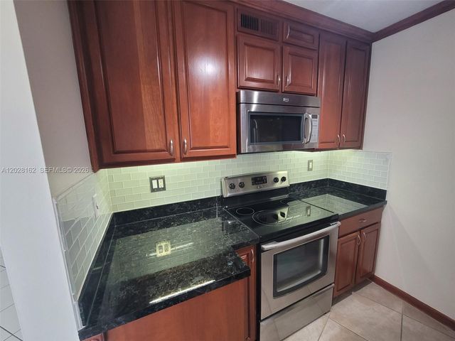 2600 Collins Ave 401, Miami Beach, FL 33140