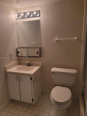 2600 Collins Ave 401, Miami Beach, FL 33140