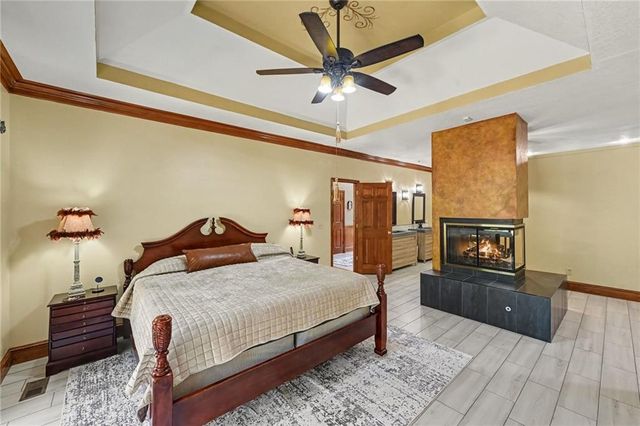 8225 NW Weatherby Drive, Weatherby Lake, MO 64152