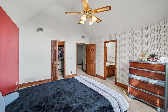 8225 NW Weatherby Drive, Weatherby Lake, MO 64152