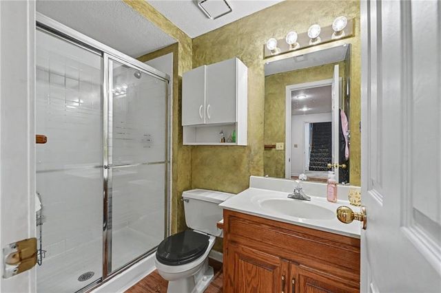 8225 NW Weatherby Drive, Weatherby Lake, MO 64152