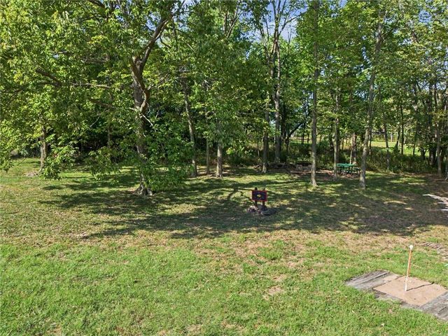 8225 NW Weatherby Drive, Weatherby Lake, MO 64152