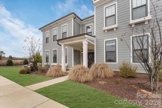 10220 Meeting House Drive NW, Huntersville, NC 28078