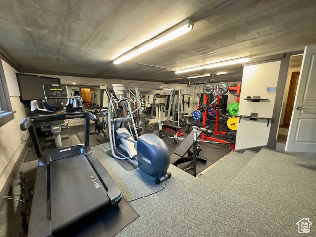 1933 N 1700 W, Farr West, UT 84404