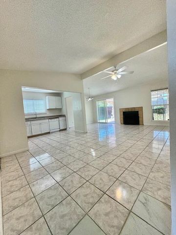 8204 Essen Way, Sacramento, CA 95823