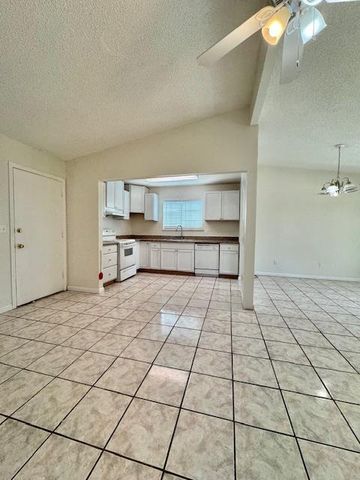 8204 Essen Way, Sacramento, CA 95823