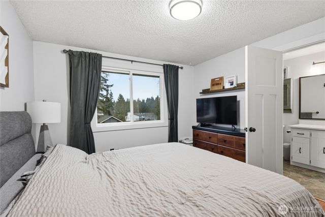 422 216th Street SW, Bothell, WA 98021