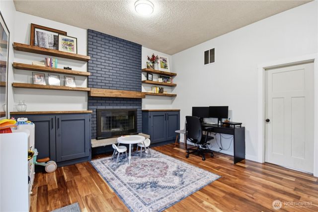 422 216th Street SW, Bothell, WA 98021