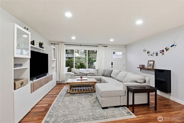 422 216th Street SW, Bothell, WA 98021