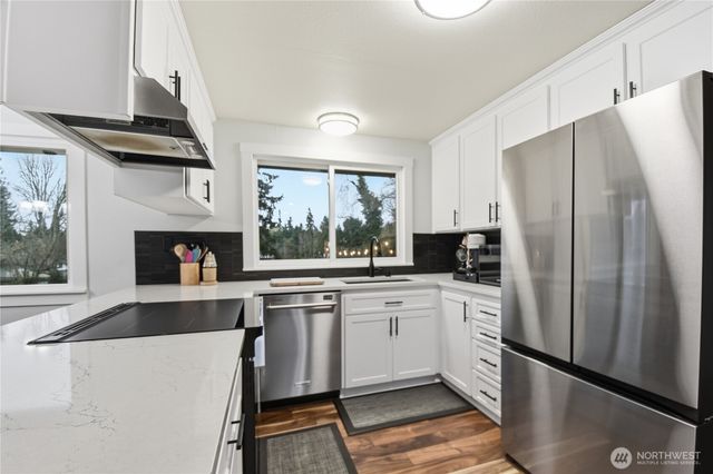 422 216th Street SW, Bothell, WA 98021