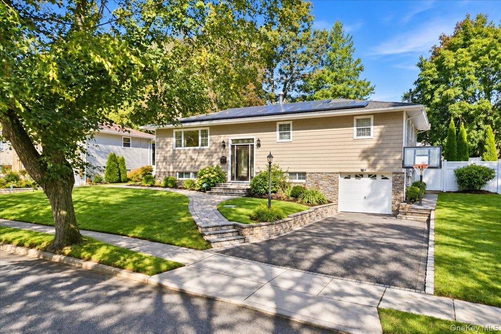 34 Frostfield Place, Melville, NY 11747 — photo 2