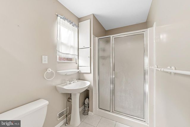 26 LAKESIDE DR, Marlton, NJ 08053
