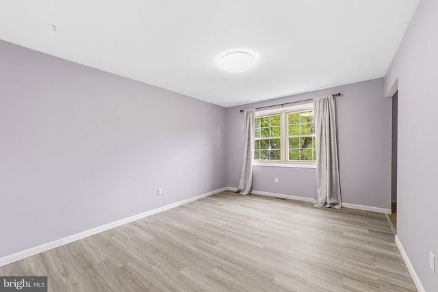 26 LAKESIDE DR, Marlton, NJ 08053