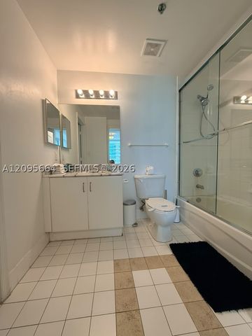 1200 Brickell Bay Dr 4220, Miami, FL 33131